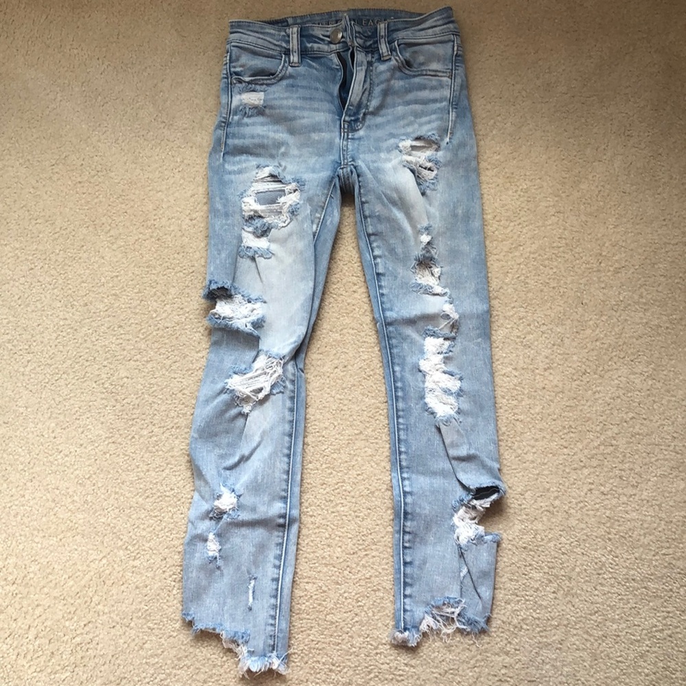 American Eagle Ripped Jeans Cropped